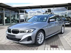 Grau Gebraucht 2023 BMW 320 Shadowline Kombi | 31.990 € (Guter Preis)