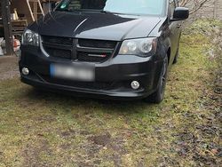 Schwarz Gebraucht 2018 Dodge Grand Caravan Van / Kleinbus | 21.500 €