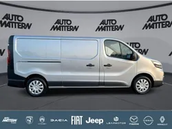 Silber (metallic) Gebraucht 2023 Nissan Primastar Van / Kleinbus | 29.738 € (Superpreis)