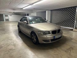 Grau Gebraucht 2011 BMW 118 Cabriolet Sport Line Cabrio | 3.499 €