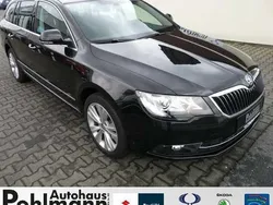 Schwarz metallic Gebraucht 2014 Skoda Superb Elegance Kombi | 23.990 €