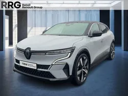 Grau Gebraucht 2022 Renault Mégane Techno Limousine | 28.990 € (Teuer)