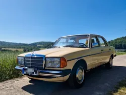 Gelb Gebraucht 1980 Mercedes 200 Limousine | 8.000 €