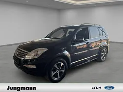 Dunkel schwarz metallic Gebraucht 2015 Ssangyong Rexton Sapphire SUV | 14.990 € (Fairer Preis)