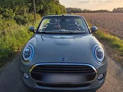 Grau Gebraucht 2019 Mini Cooper Kleinwagen | 19.100 € (Etwas zu teuer)