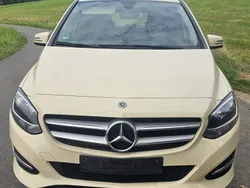 Gelb Gebraucht 2018 Mercedes B200 Van / Kleinbus | 5.390 € (Guter Preis)