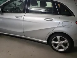 Silber Gebraucht 2014 Mercedes B180 Van / Kleinbus | 12.500 €
