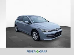 Mondsteingrau Gebraucht 2024 VW Golf VIII Edition Limousine | 30.450 € (Fairer Preis)