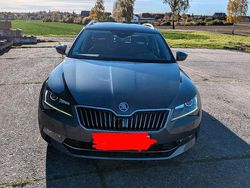 Grün Gebraucht 2016 Skoda Superb Kombi | 12.500 € (Guter Preis)