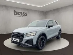 Pfeilgrau perleffekt Gebraucht 2025 Audi Q2 S-Line SUV | 45.300 €