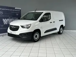 Jade weiß Gebraucht 2021 Opel Combo Selection Van / Kleinbus | 13.270 € (Teuer)