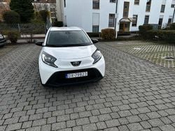 Weiß Gebraucht 2023 Toyota Aygo Kleinwagen | 13.750 € (Superpreis)