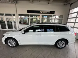 Weiß Gebraucht 2020 VW Passat Business Kombi | 19.999 € (Fairer Preis)