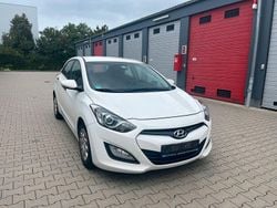 Weiß Gebraucht 2013 Hyundai i30 Kleinwagen | 5.500 € (Fairer Preis)