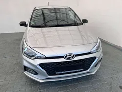 Sleek silver / met Gebraucht 2020 Hyundai i20 Advantage Kleinwagen | 13.490 € (Fairer Preis)