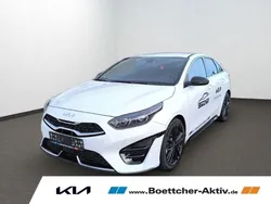 Weiss Gebraucht 2024 Kia ProCeed Kleinwagen | 28.888 € (Superpreis)