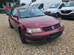 Rot Gebraucht 1998 VW Passat Basis Limousine | 590 € (Superpreis)