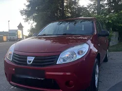 Rot Gebraucht 2010 Dacia Sandero Kleinwagen | 1.300 €