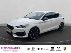Weiss Gebraucht 2022 Cupra Leon VZ Limousine | 25.900 € (Fairer Preis)
