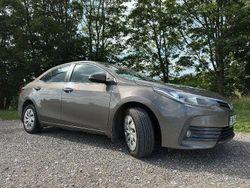 Beige Gebraucht 2017 Toyota Corolla Comfort Limousine | 10.000 € (Superpreis)