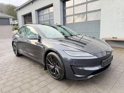 Grau Gebraucht 2024 Tesla Model 3 Performance Limousine | 51.950 € (Etwas zu teuer)