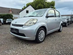 Grau Gebraucht 2005 Daihatsu Sirion Kleinwagen | 1.999 € (Fairer Preis)