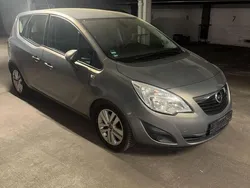 Silber Gebraucht 2010 Opel Meriva Van / Kleinbus | 6.500 €