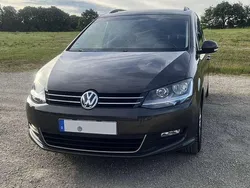 Braun Gebraucht 2016 VW Sharan Comfortline Van / Kleinbus | 16.750 € (Teuer)