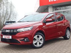 Rot Gebraucht 2023 Dacia Sandero Expression Limousine | 16.950 € (Etwas zu teuer)