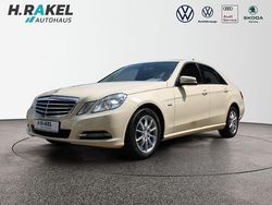 Gelb Gebraucht 2011 Mercedes E200 Limousine | 12.950 €