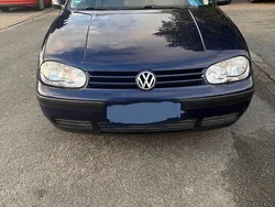 Blau Gebraucht 2001 VW Golf IV Kleinwagen | 2.200 € (Etwas zu teuer)