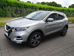 Grau Gebraucht 2018 Nissan Qashqai N-Connecta SUV | 15.990 € (Fairer Preis)