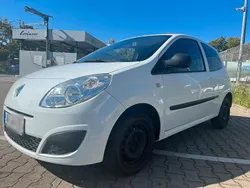 Weiß Gebraucht 2009 Renault Clio II Kleinwagen | 1.700 € (Fairer Preis)
