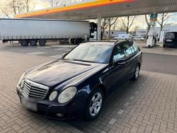 Blau Gebraucht 2008 Mercedes E220 Kombi | 2.650 € (Guter Preis)