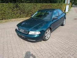 Grün Gebraucht 1996 Audi A4 Limousine | 1.995 € (Fairer Preis)