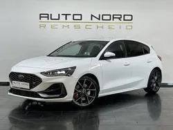 Weiß Gebraucht 2022 Ford Focus ST Limousine | 32.290 € (Etwas zu teuer)