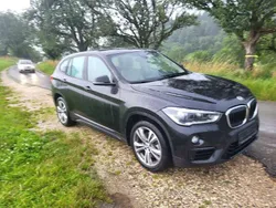 Black sapphire metallic Gebraucht 2016 BMW X1 Sport Line SUV | 22.999 € (Fairer Preis)