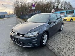Grau Gebraucht 2017 VW Golf VII Trendline Kleinwagen | 8.400 € (Fairer Preis)