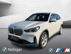 Weiss Gebraucht 2022 BMW iX1 Performance SUV | 39.900 € (Fairer Preis)