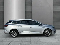Grau metallic Gebraucht 2023 Renault Mégane IV Techno | 22.090 € (Fairer Preis)
