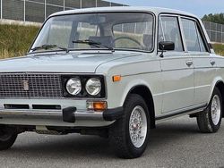 Grau Gebraucht 1989 Lada 2106 Limousine | 7.990 €