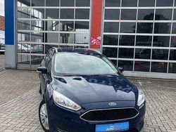 Blau Gebraucht 2017 Ford Focus Trend Kombi | 7.799 € (Fairer Preis)
