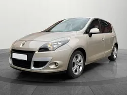 Beige Gebraucht 2011 Renault Scénic III Dynamique Van / Kleinbus | 3.390 € (Guter Preis)