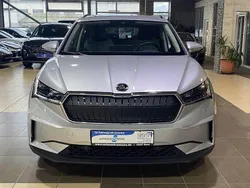 Silber Gebraucht 2022 Skoda Enyaq iV Loft SUV | 27.800 € (Fairer Preis)