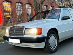 Weiß Gebraucht 1990 Mercedes 190 Limousine | 9.900 €