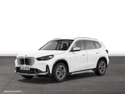 Alpinweiss Gebraucht 2024 BMW iX1 Luxury Line SUV | 49.424 € (Teuer)