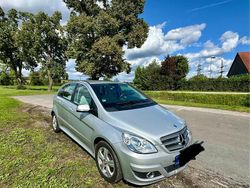 Grau Gebraucht 2009 Mercedes B180 Van / Kleinbus | 5.550 € (Guter Preis)