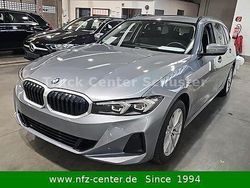 Grau Gebraucht 2023 BMW 320 Shadowline Kombi | 29.900 € (Superpreis)
