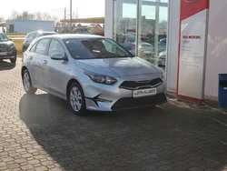 Silber Gebraucht 2023 Kia Ceed Edition 7 Limousine | 17.990 € (Guter Preis)