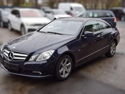 Blau Gebraucht 2010 Mercedes E200 Elegance Coupé | 7.800 € (Superpreis)